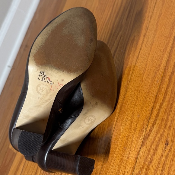 Michael Michael Kors Dark Brown Heeled Boots w/Gold Buckle 7 - Picture 8 of 9